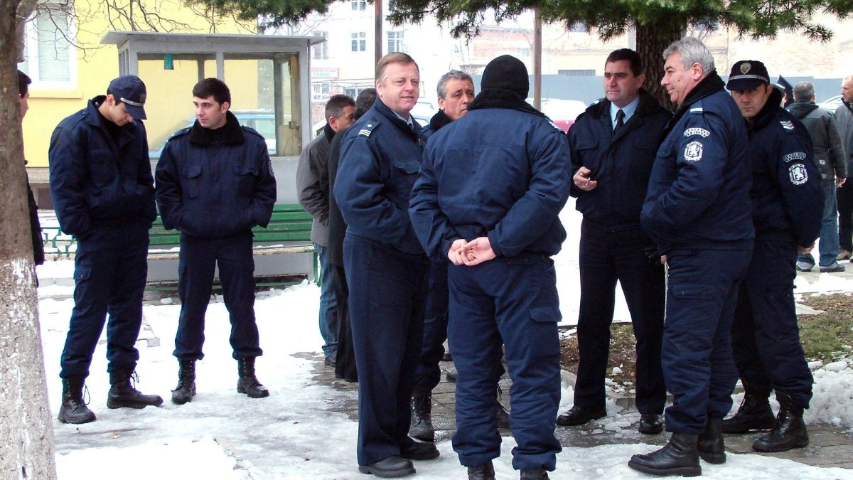 Родни полицаи блокирани в Нигер