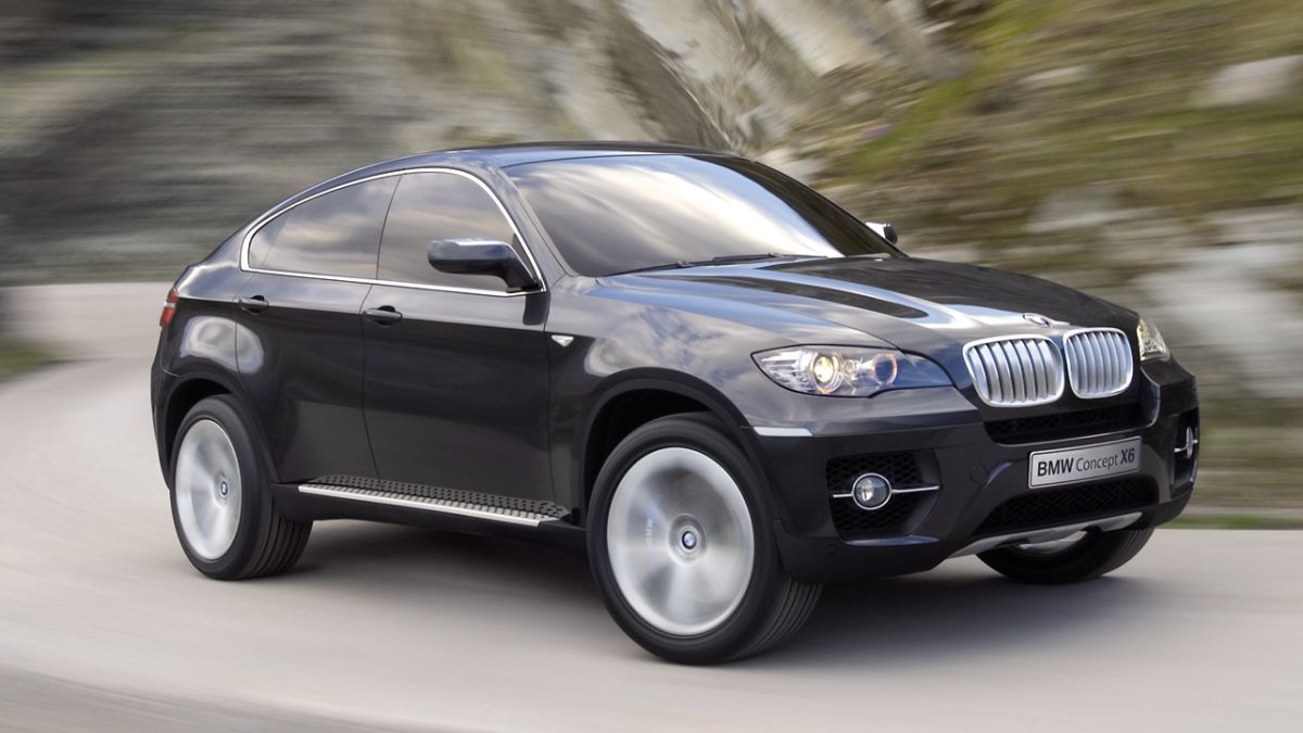 Върнаха откраднато BMW с помощта на брадва