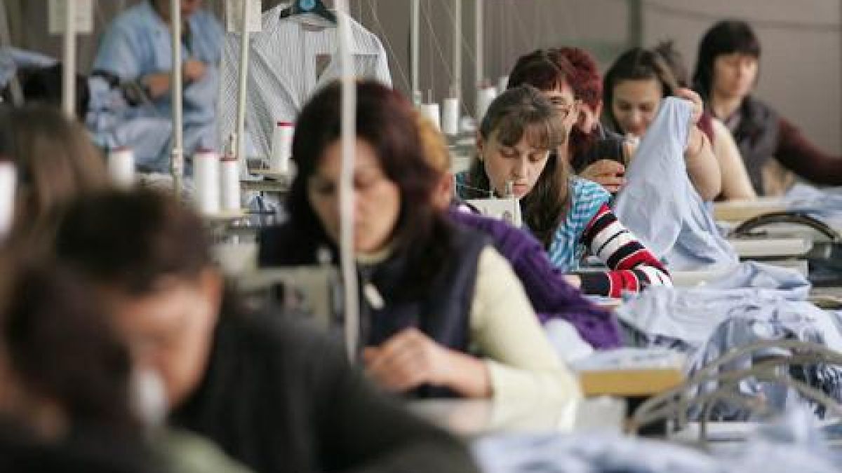 Безработицата скочи с над три процента за година