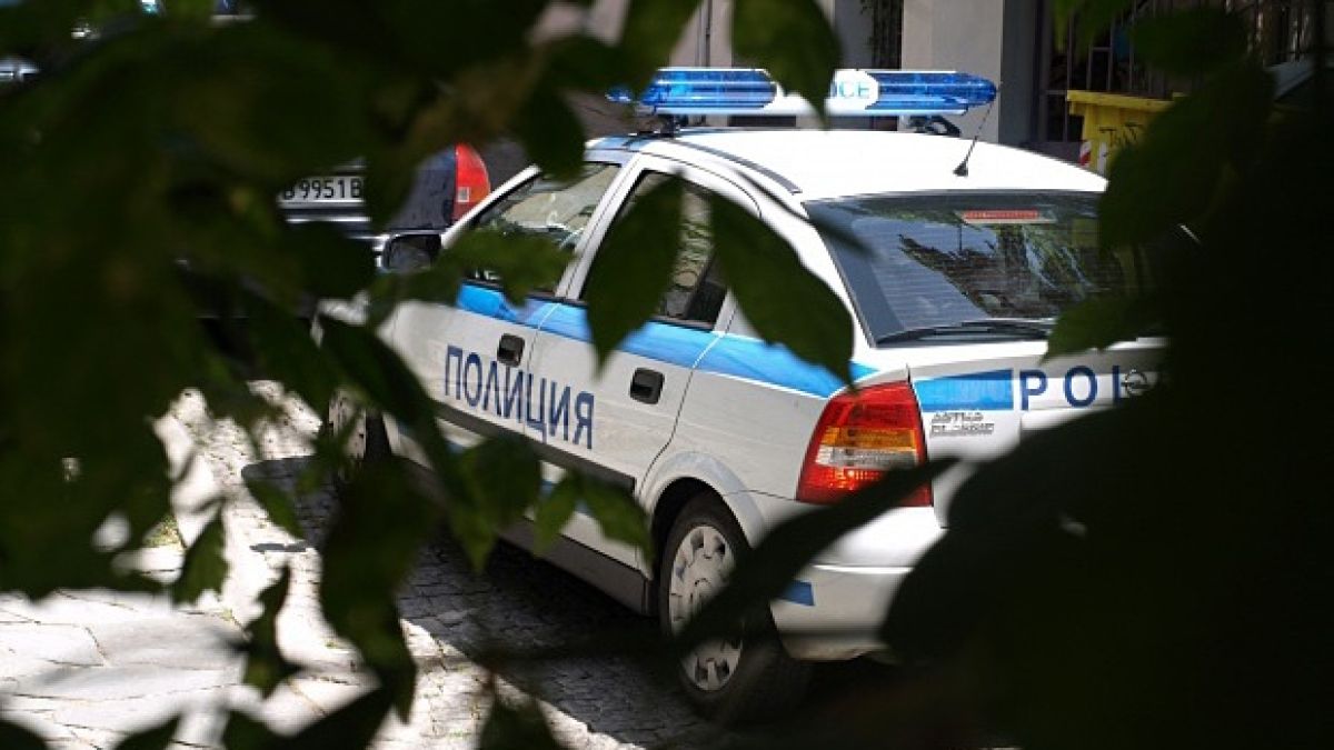 Полицаи намериха отвлечено момиче и задържаха похитителите й 