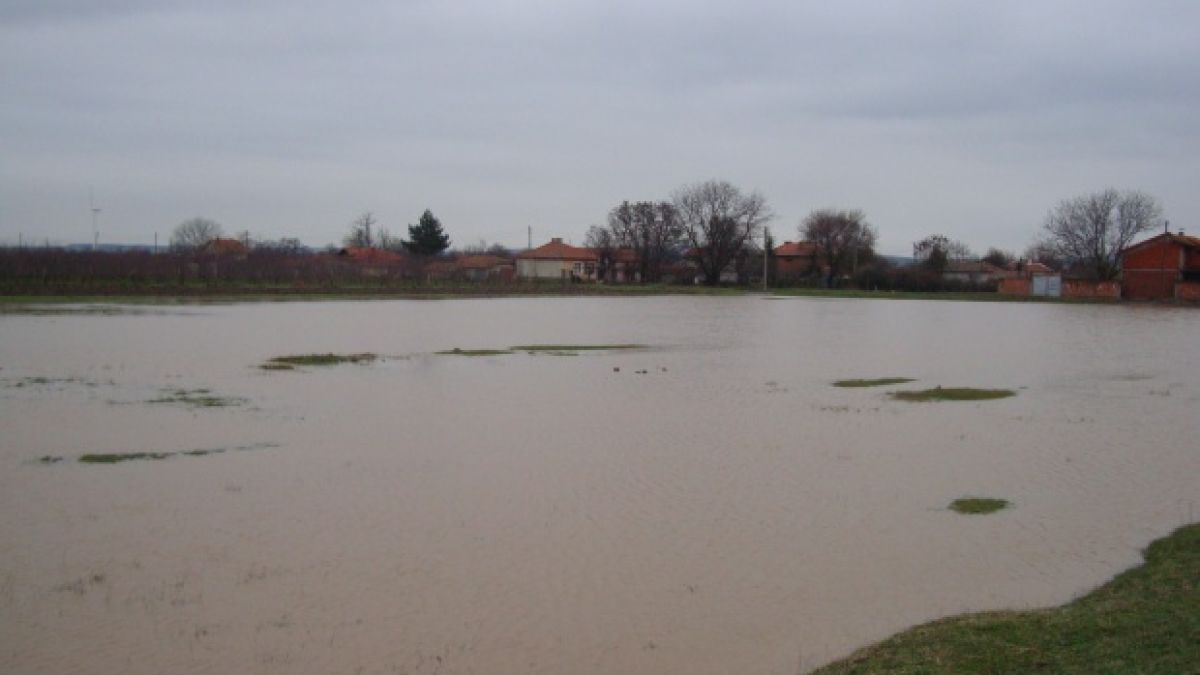 Вода заля над 5 000 декара край добричко село