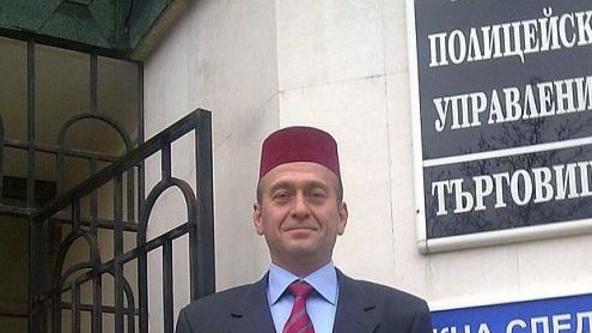 Юзеиров прави нова партия?
