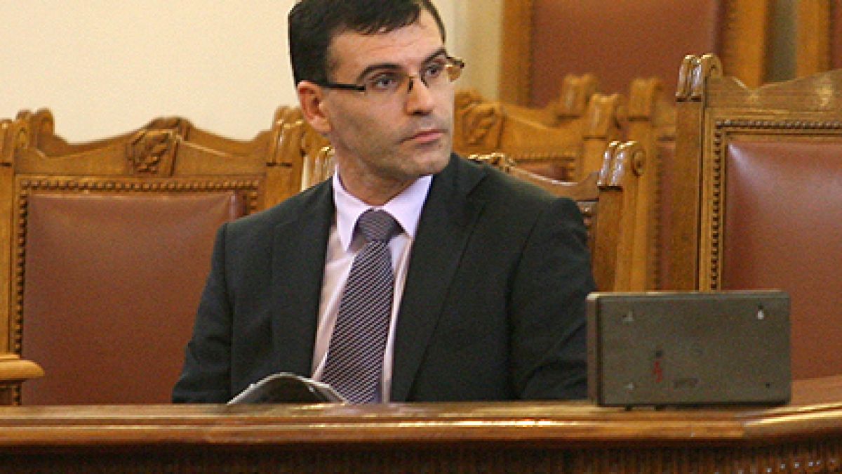 Трябва ли Дянков да се извини на Първанов