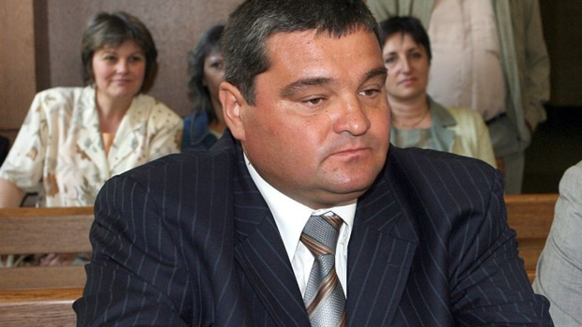 Прокуратурата връща на Беев 16 бона “подкуп”
