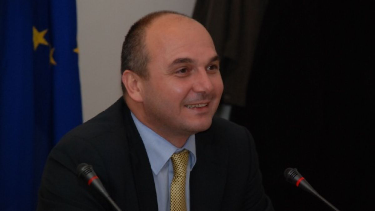 Бивш зам.-финансов министър: Дянков е полезен, но не е добър на политическата сцена