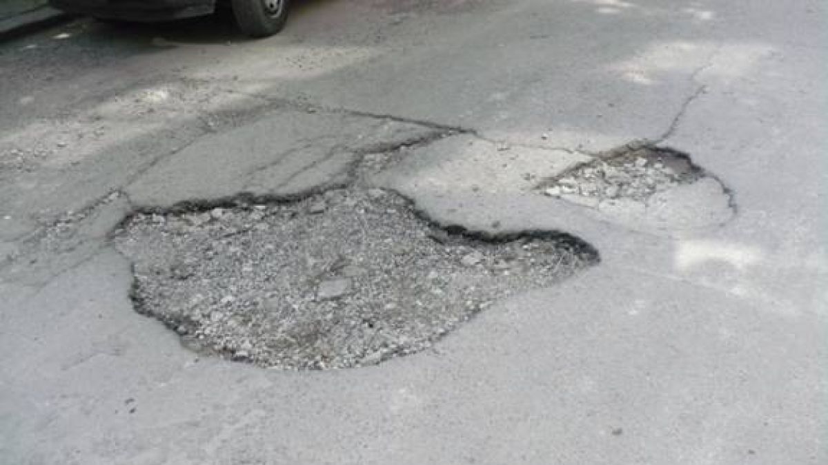 Кукери гониха дупките по софийските улици 