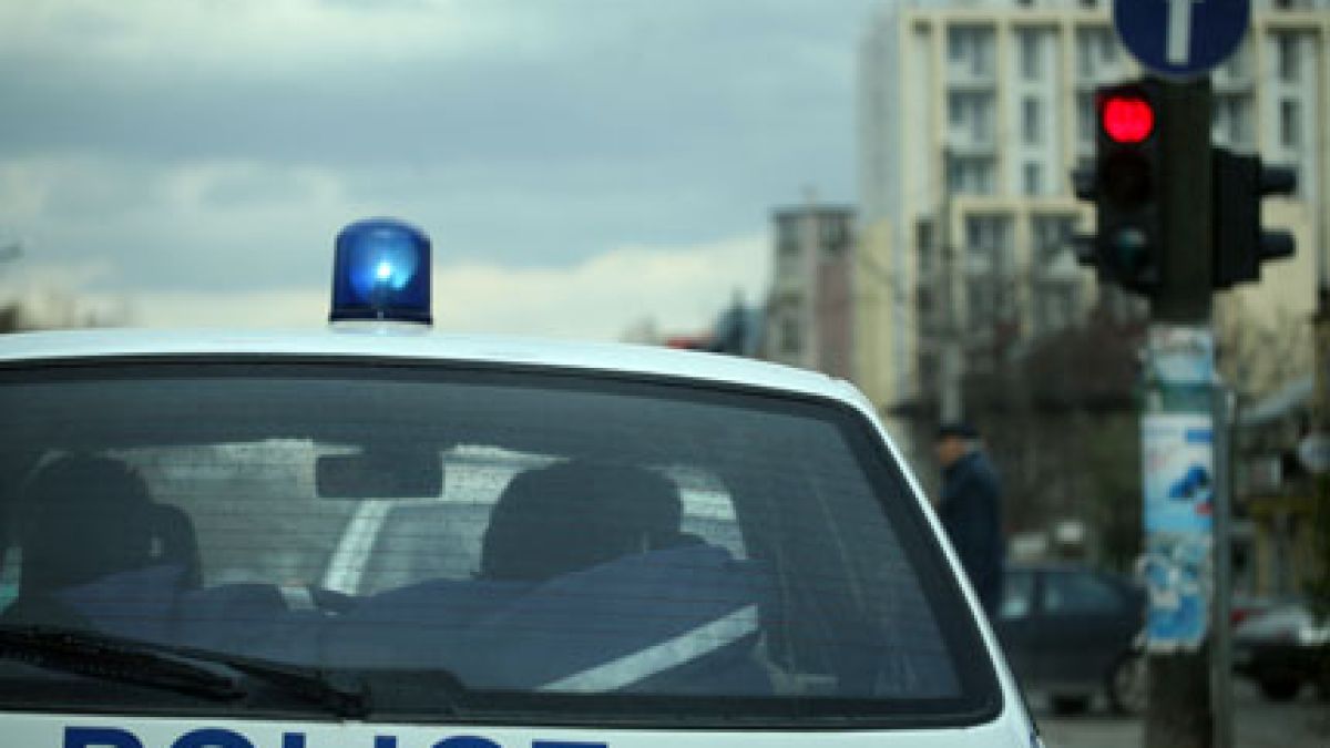 Маскиран ограби бензиностанция с пистолет