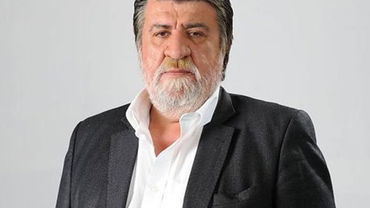Министри: Намалете ни заплатите