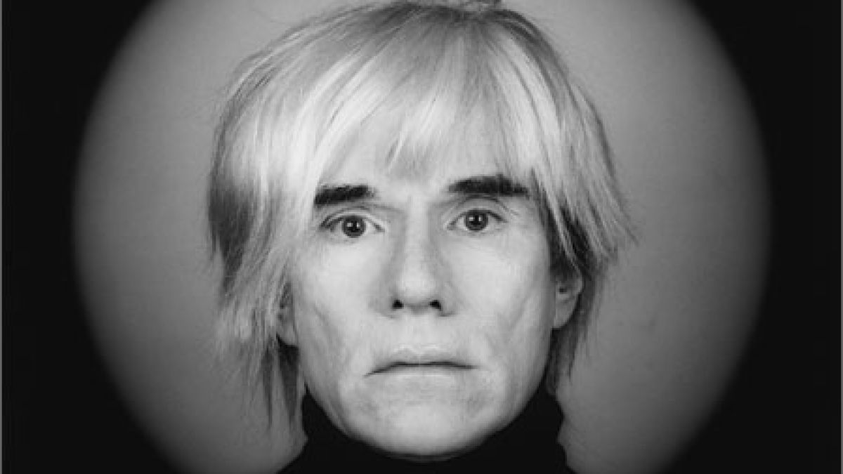 Фолкаджийки представят Уорхол?