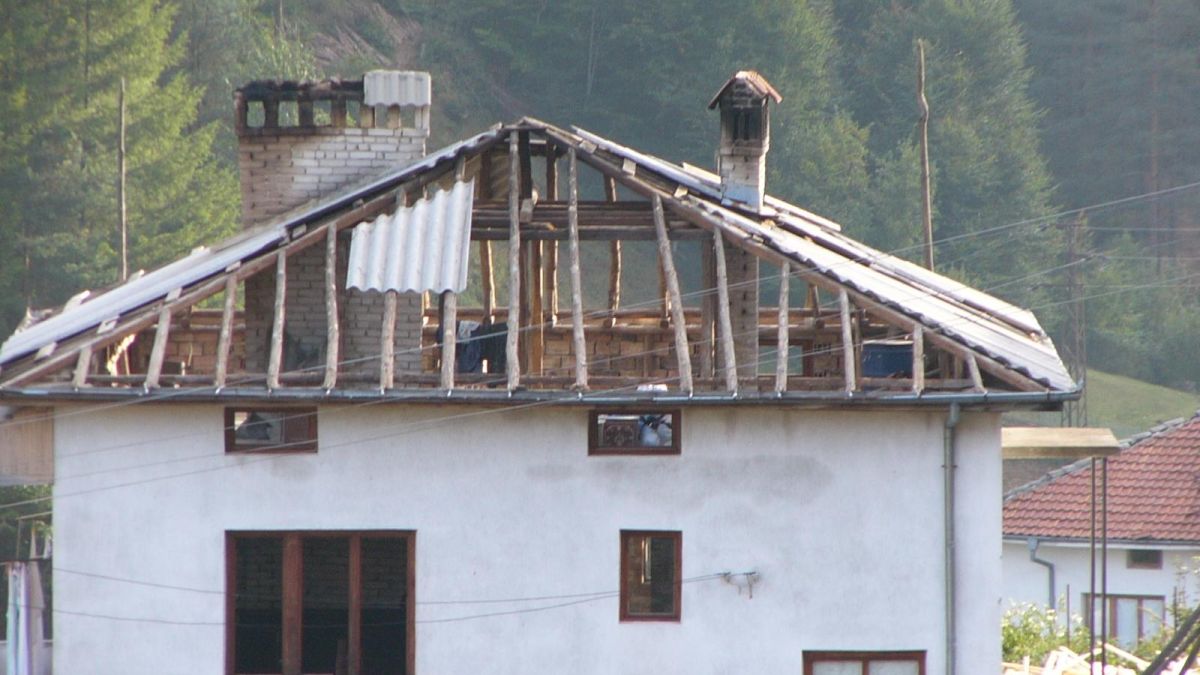 Цели села край Доспат се изселват 