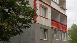 Участник в Биг Брадър провесвал жена си през балкона, за да спре да му крещи