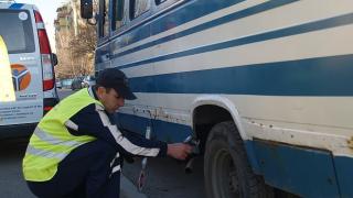 Карат деца на училище с неизправни автобуси