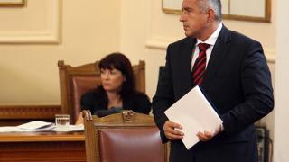 Трактора, РЗС и БСП  в организирана атака срещу  Бойко