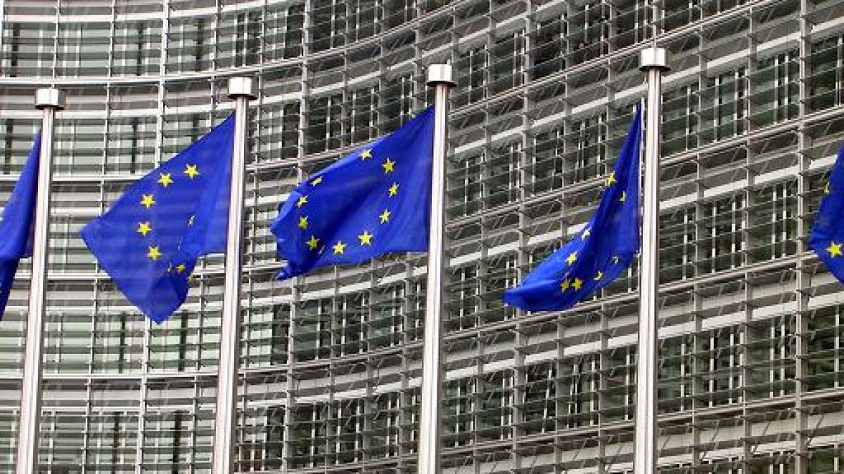 Еврокомисията пита за записите - следяла ДАНС