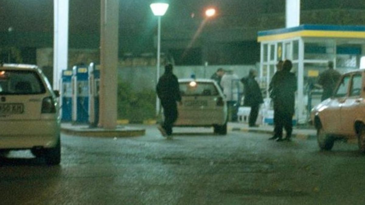 Пияно ченге потроши бензиностанция 