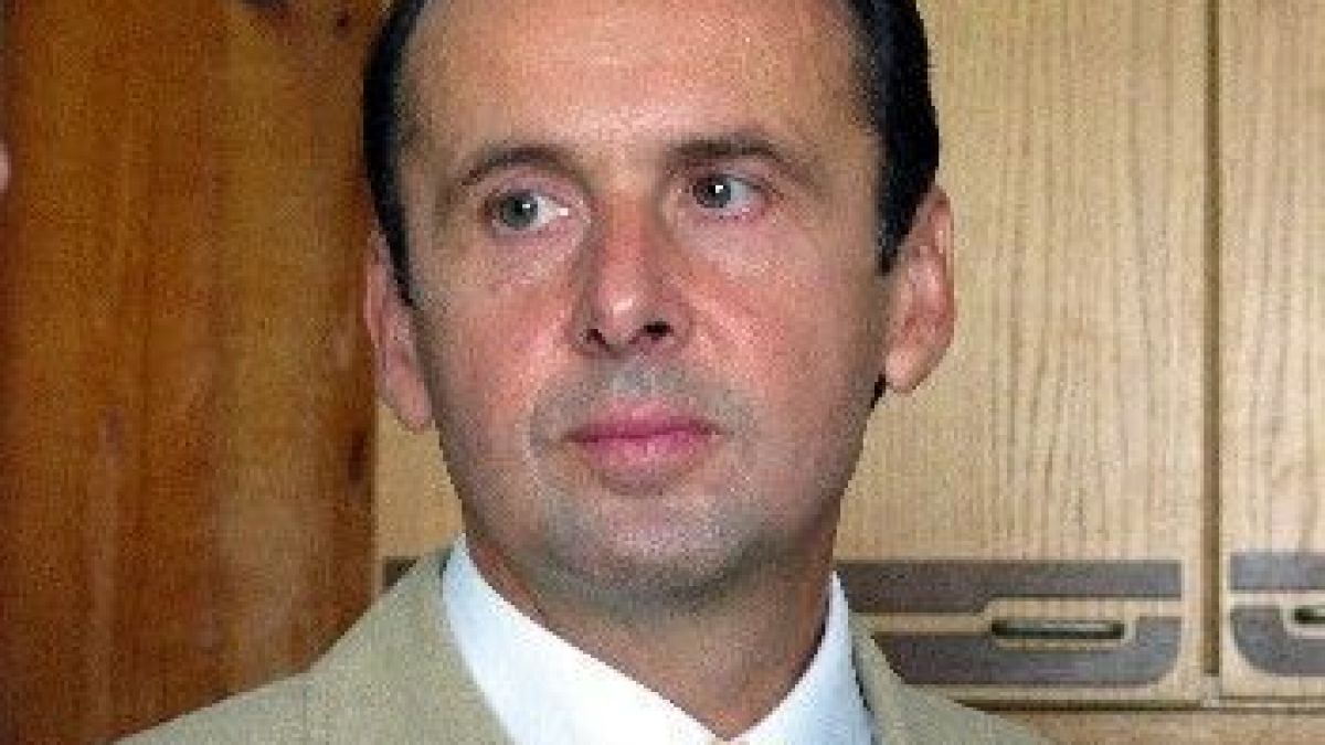 Гледат делото срещу  Вальо Топлото