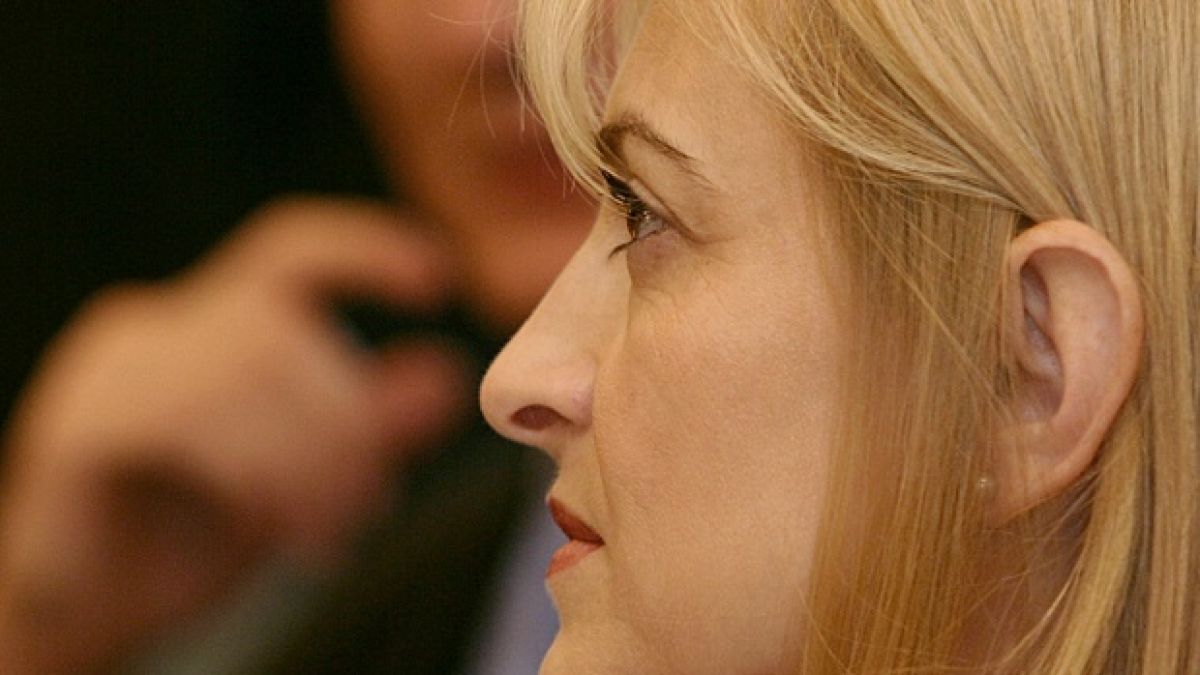 Цвета Маркова: Засекретяването на дела се превръща в мода