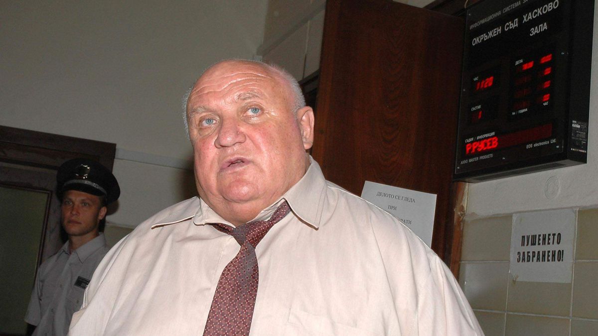 Какво кара една учителка да обере банка?
