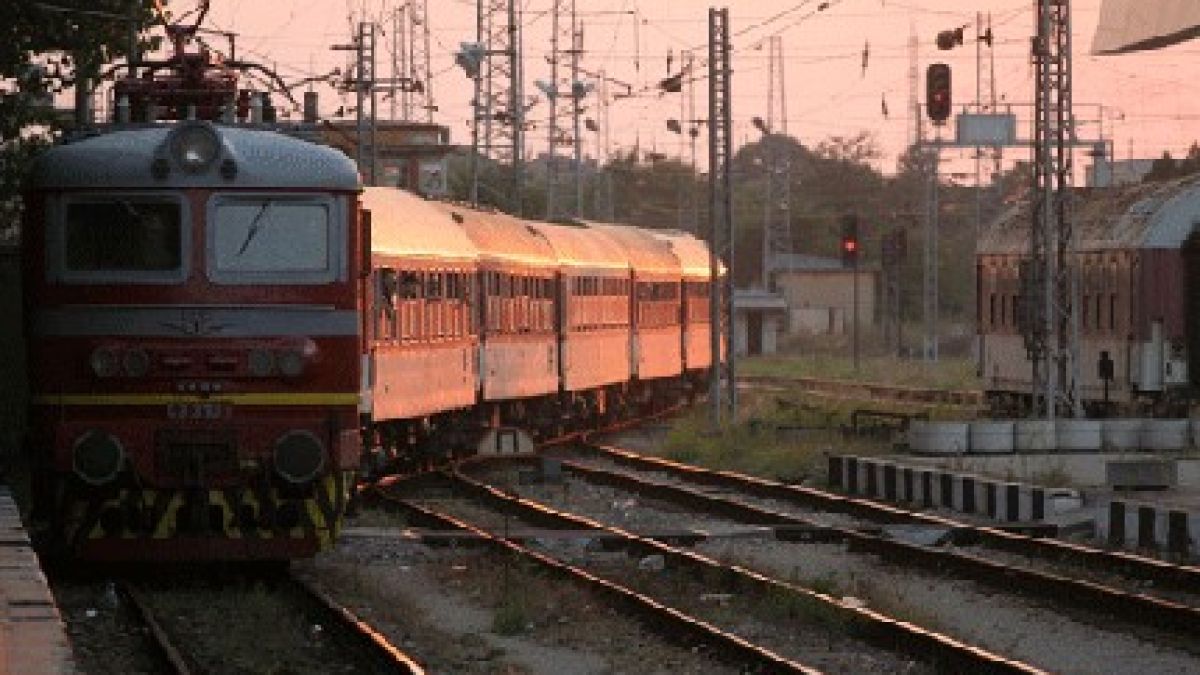 Международният влак за Солун се запали
