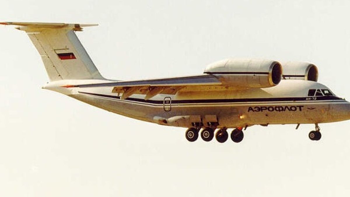 Киевската митница конфискува самолет Ан-72