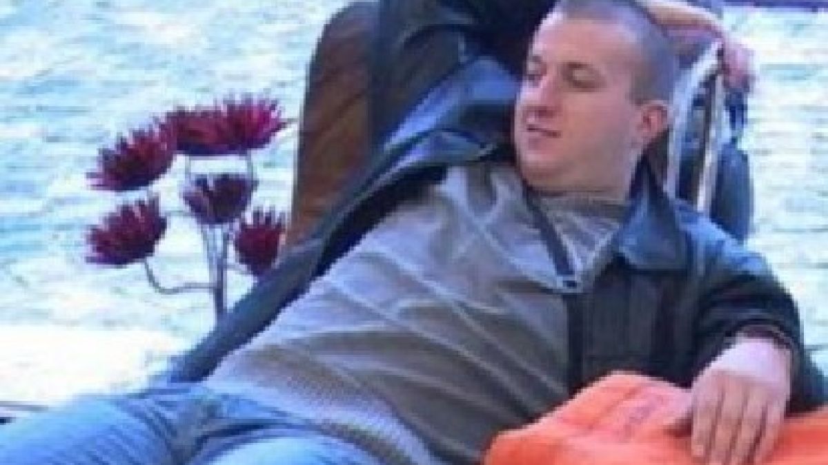 Брадърът Стоян: Ще правя секс с мъж срещу 100 000 лева