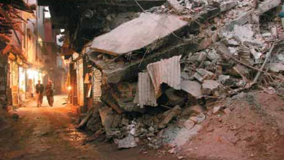 Земетресение с магнитуд 8,9 в Япония, 10-метрово цунами
