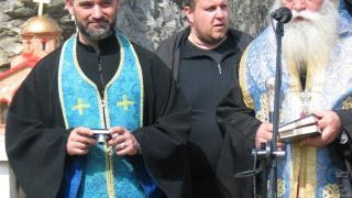 Ловешкият владика дири лагерници за мъченици 