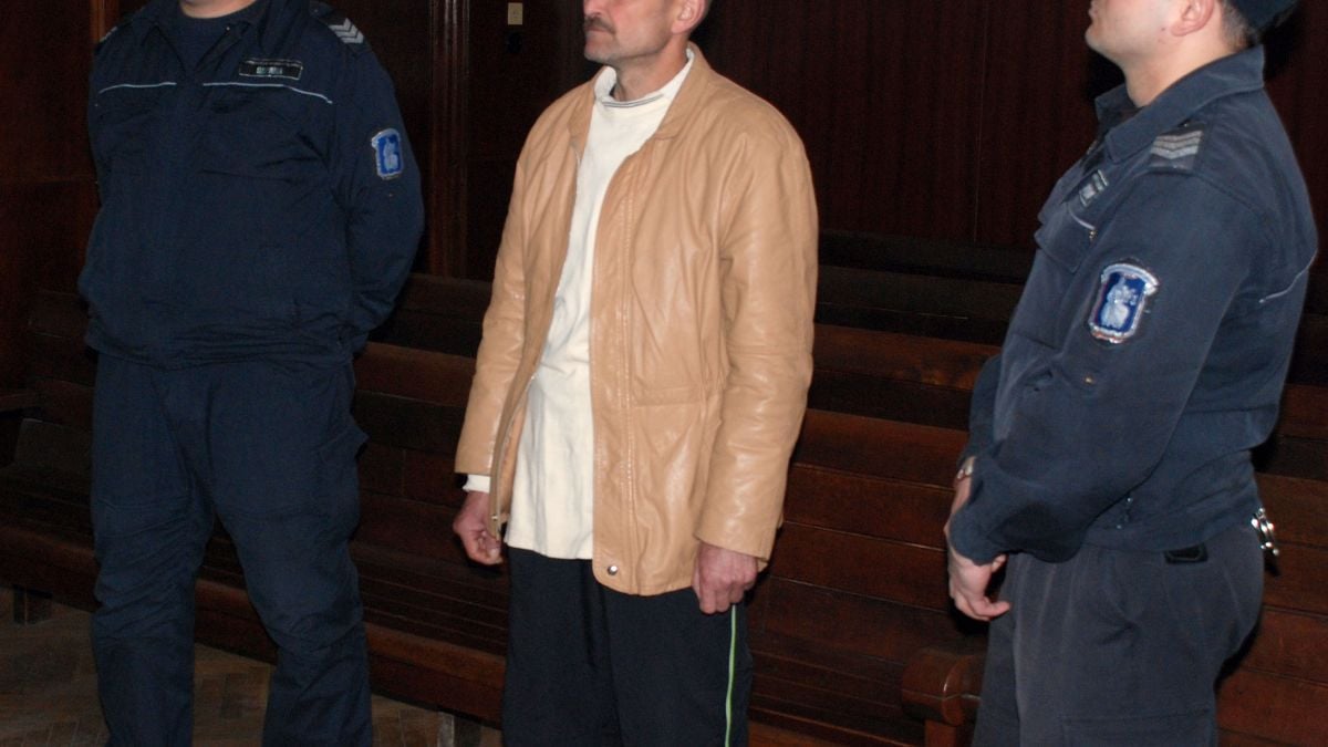 20 години за син, убил по жесток начин майка си