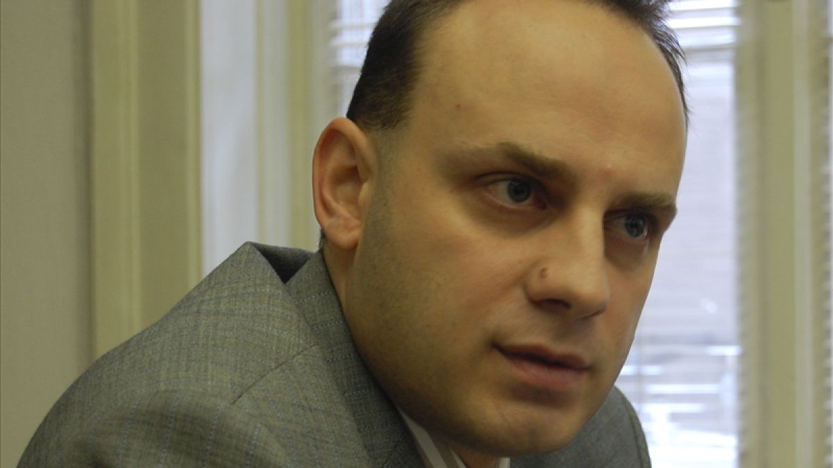 Заместник-министър изхвърча от властта