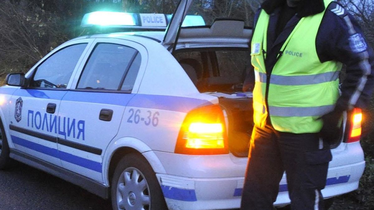Мъж и девойка загинаха в автомеле