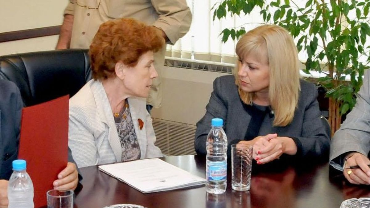 Бойко пенсионира шефката на НОИ
