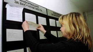 Ще ограмотяват възрастни, отпаднали от образователната система