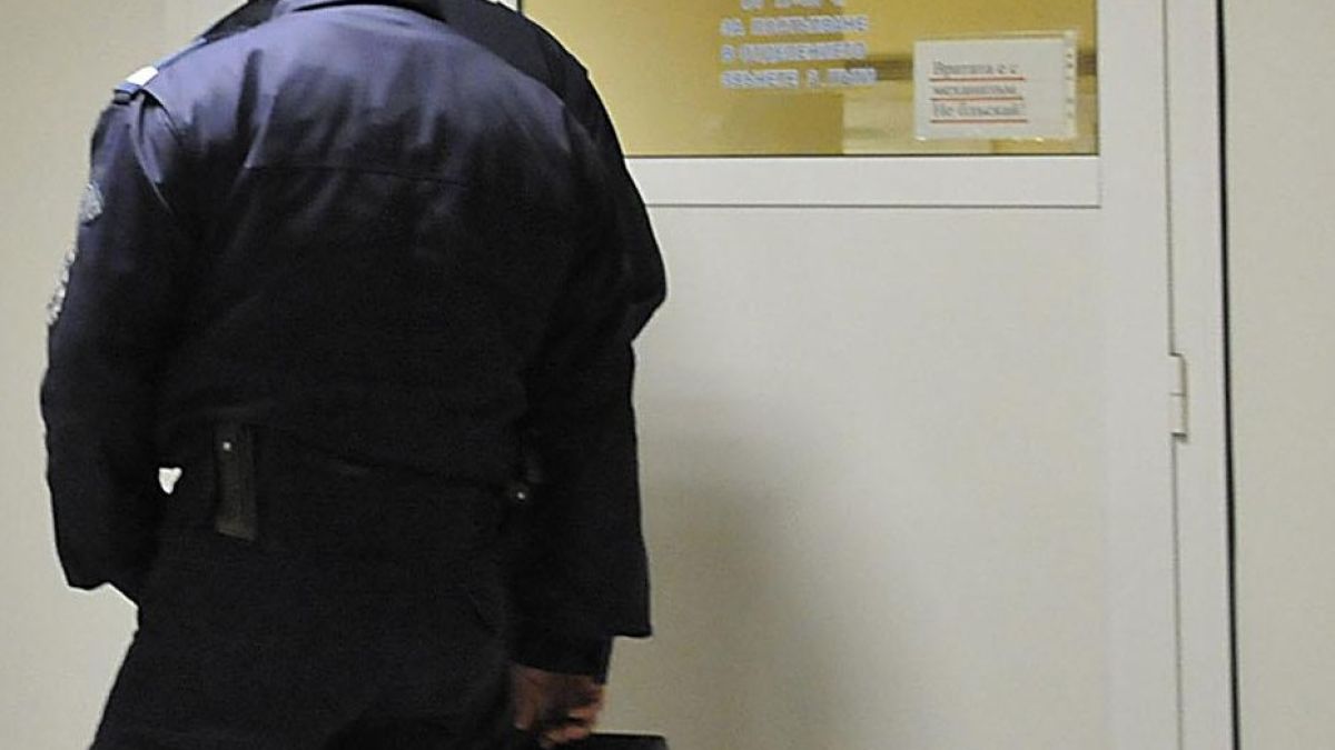 Полицейски ескорт закара дете в болница заради бавна линейка