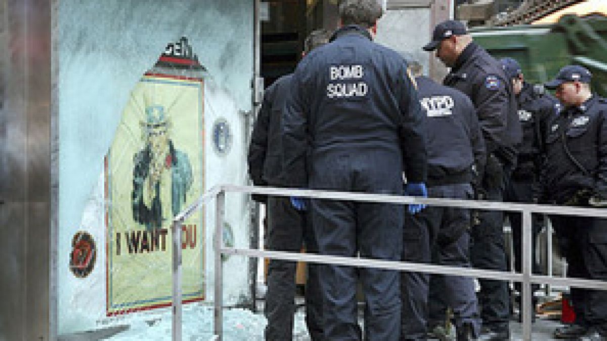 В Ирландия откриха трета бомба, часове преди визитата на британската кралица 