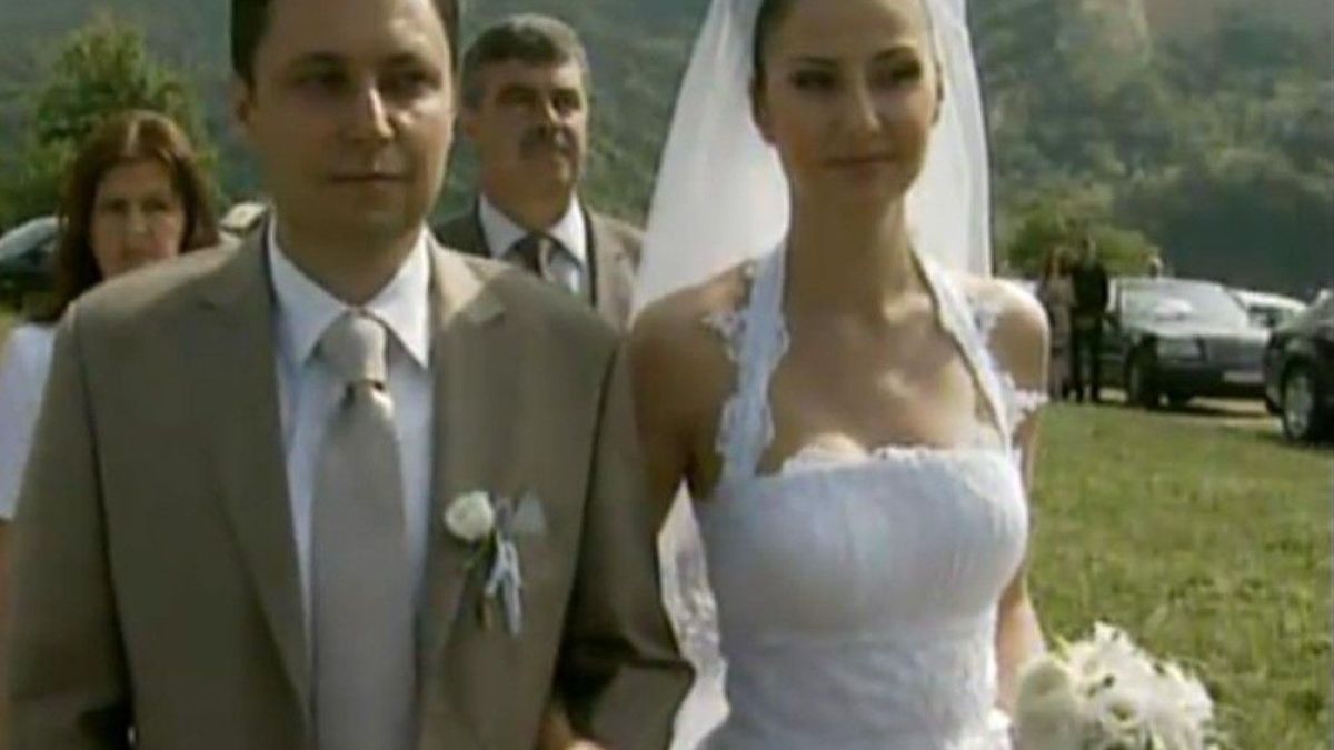 Яне се ожени за плачещата Галя