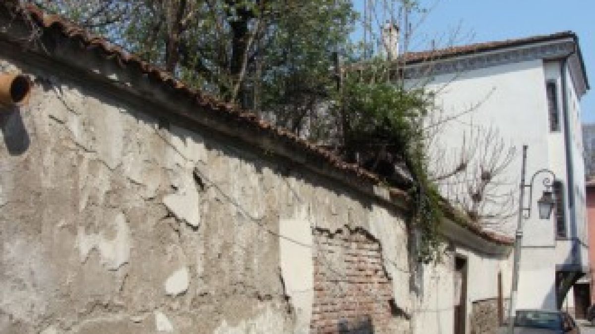 Славчо Атанасов заплаши с конфискация собствениците на 20 къщи в Стария град 