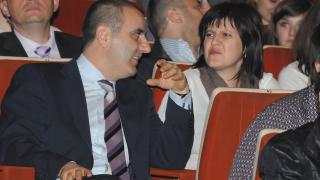 Задържаха данъчен за източване на ДДС