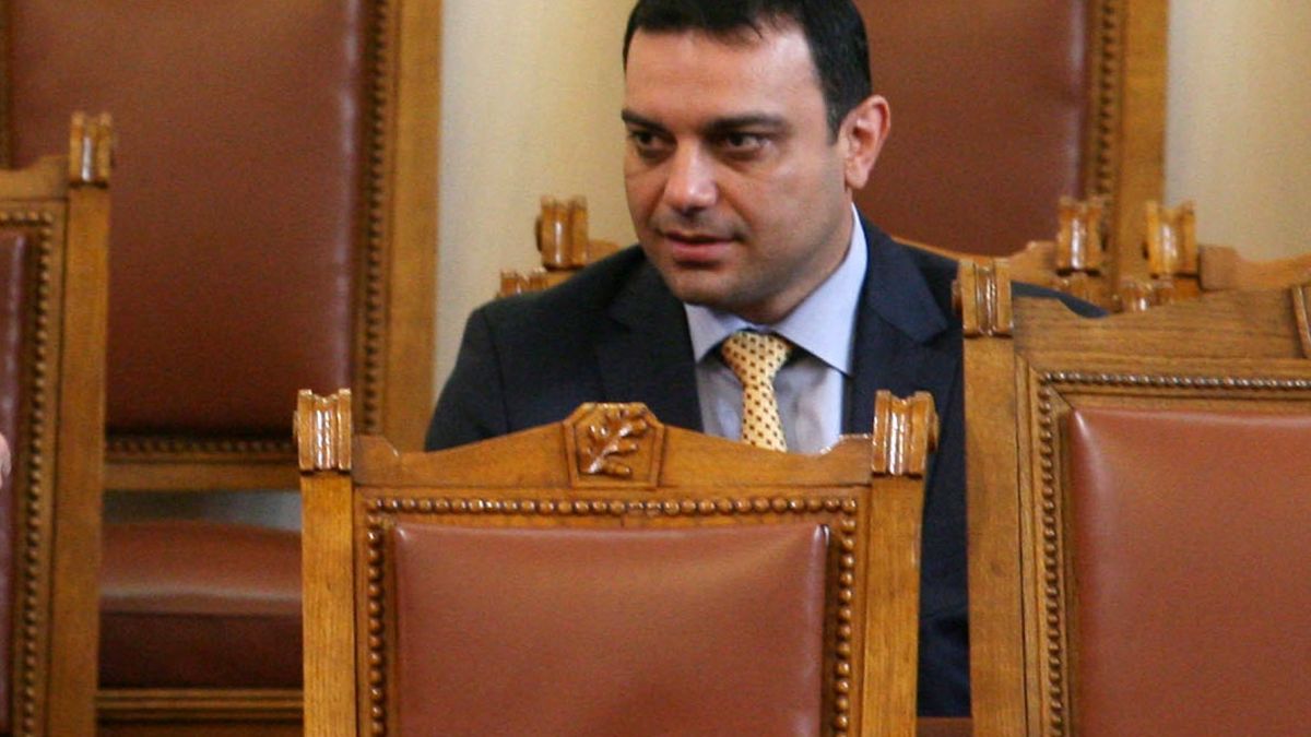 Уволниха шефовете на “Автомобилна администрация”