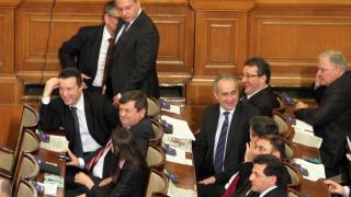 Един час цирк в парламента