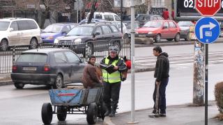 Признание: Полицаите са с шкембета, а мераклиите за униформа с ниско IQ