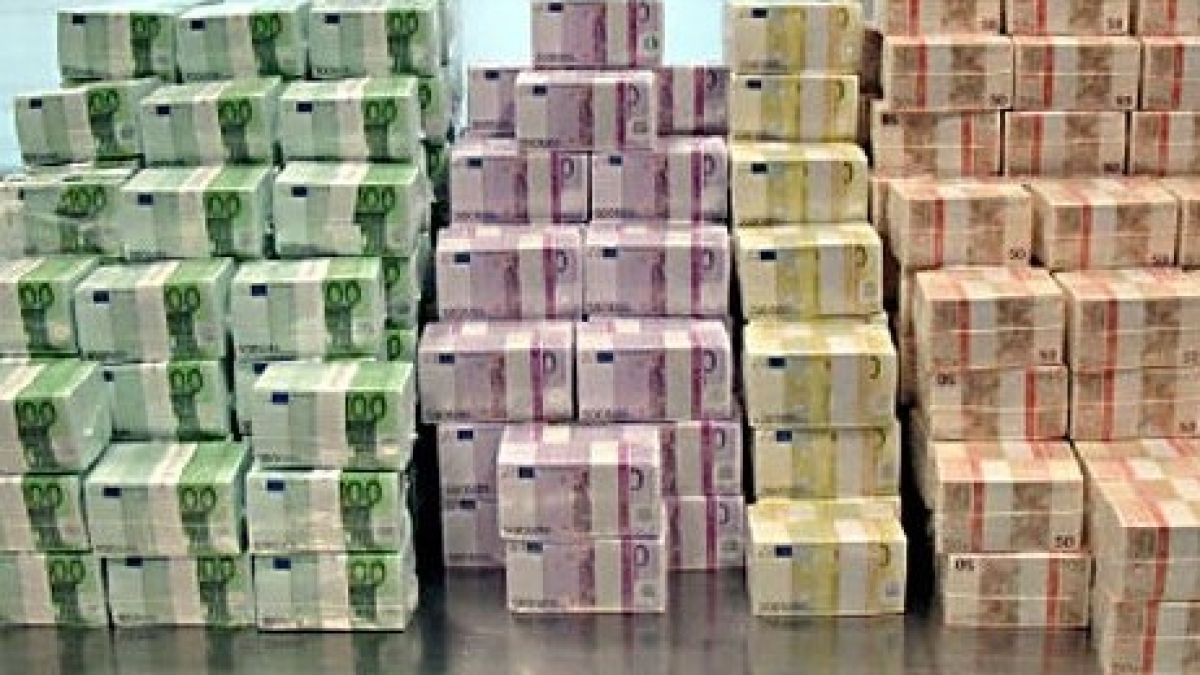 Разбиха банда, изпрала 150 млн. евро в България