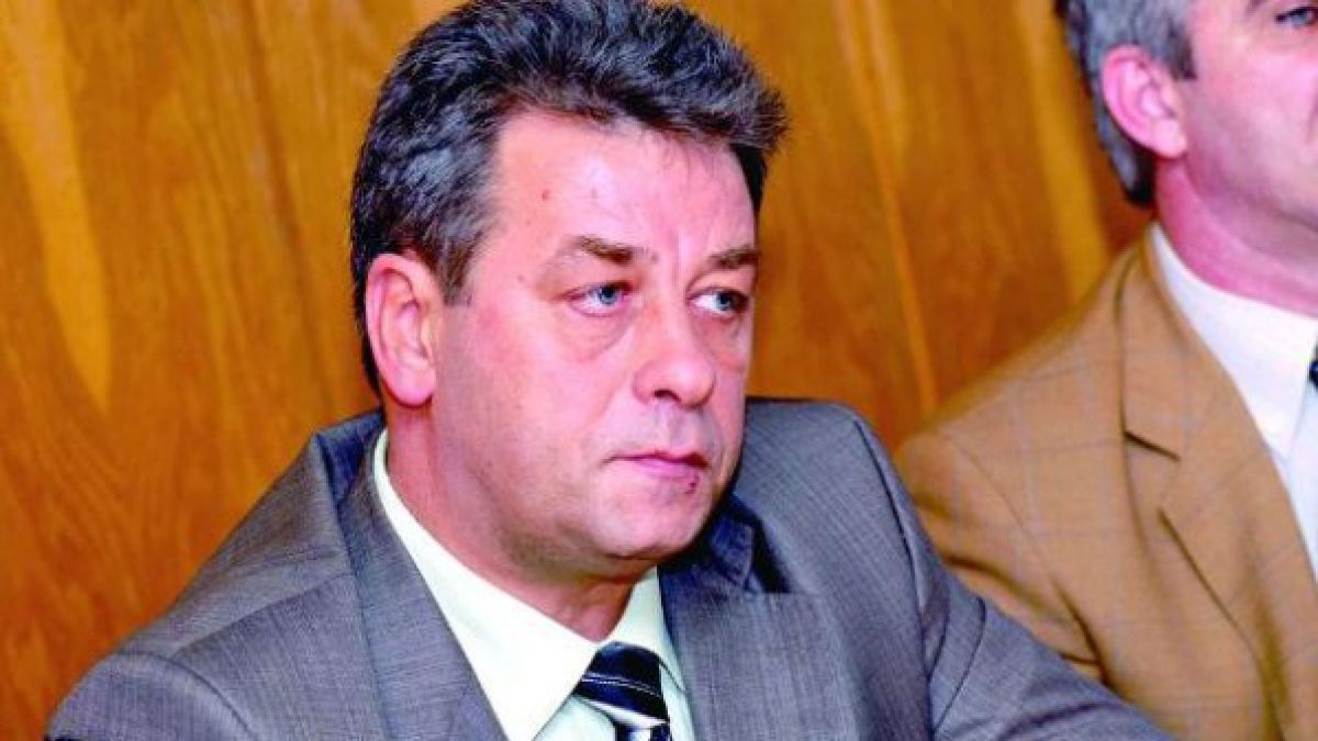 Уволненият полицай разжалван заради полицейско насилие