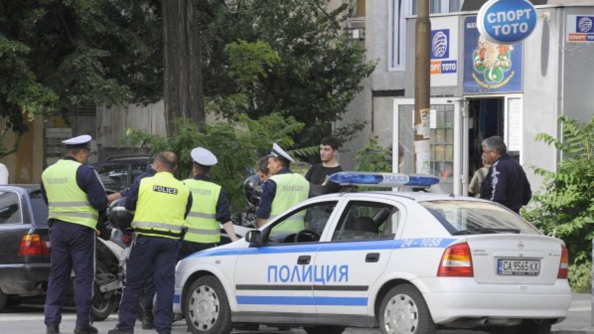 100 души се млатиха в Костенец