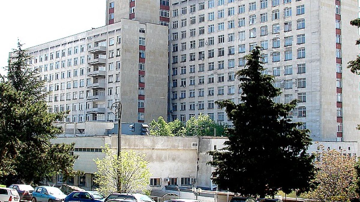 Пребит пазач в кома, бере душа