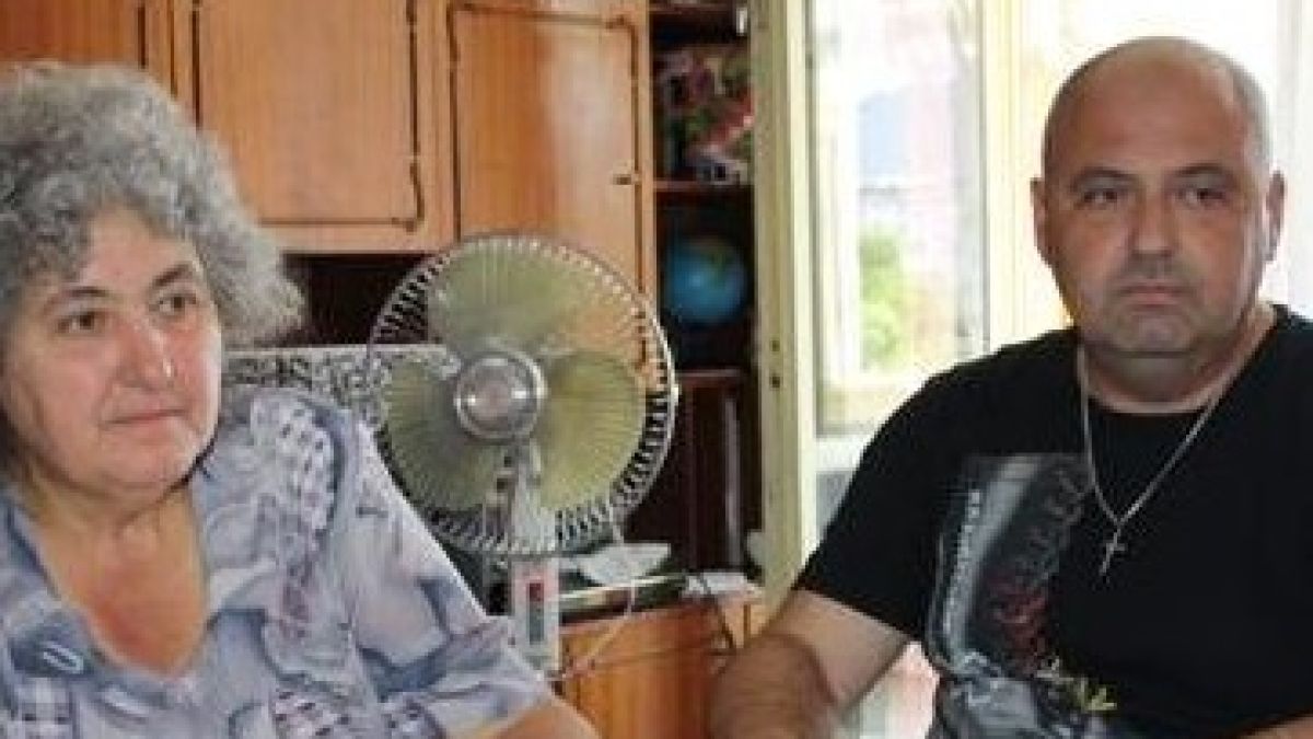 Семейството, разкопавало гробове: Искат смъртта ни!