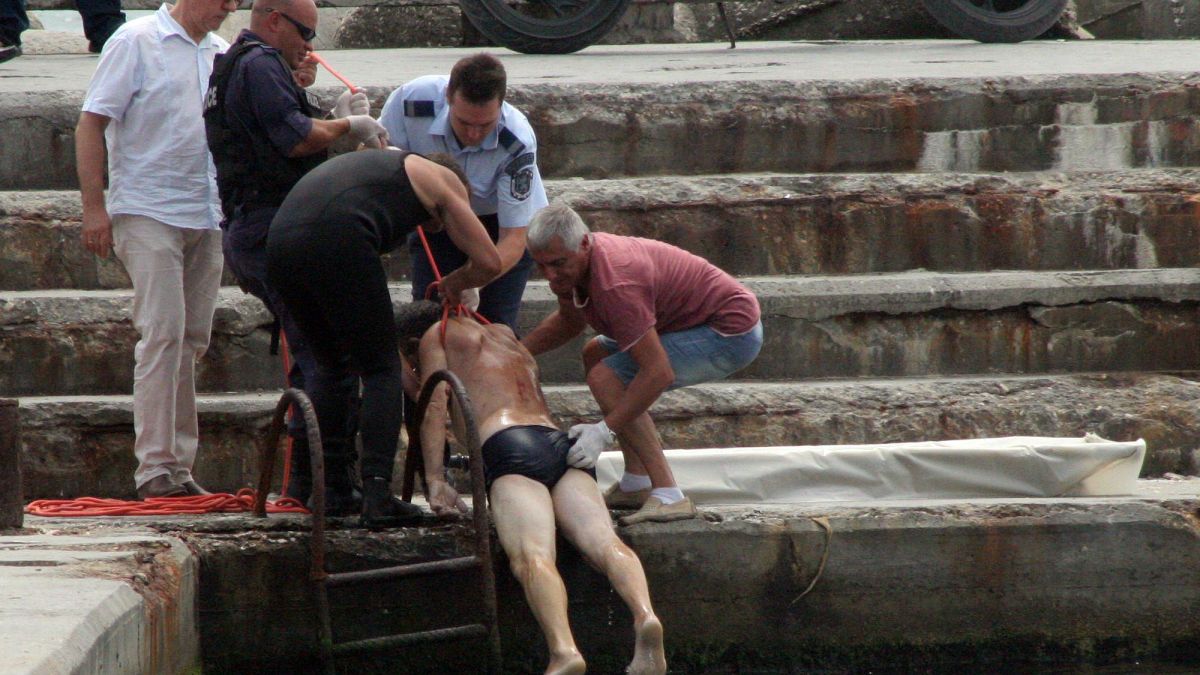 Труп изплува на Първа буна