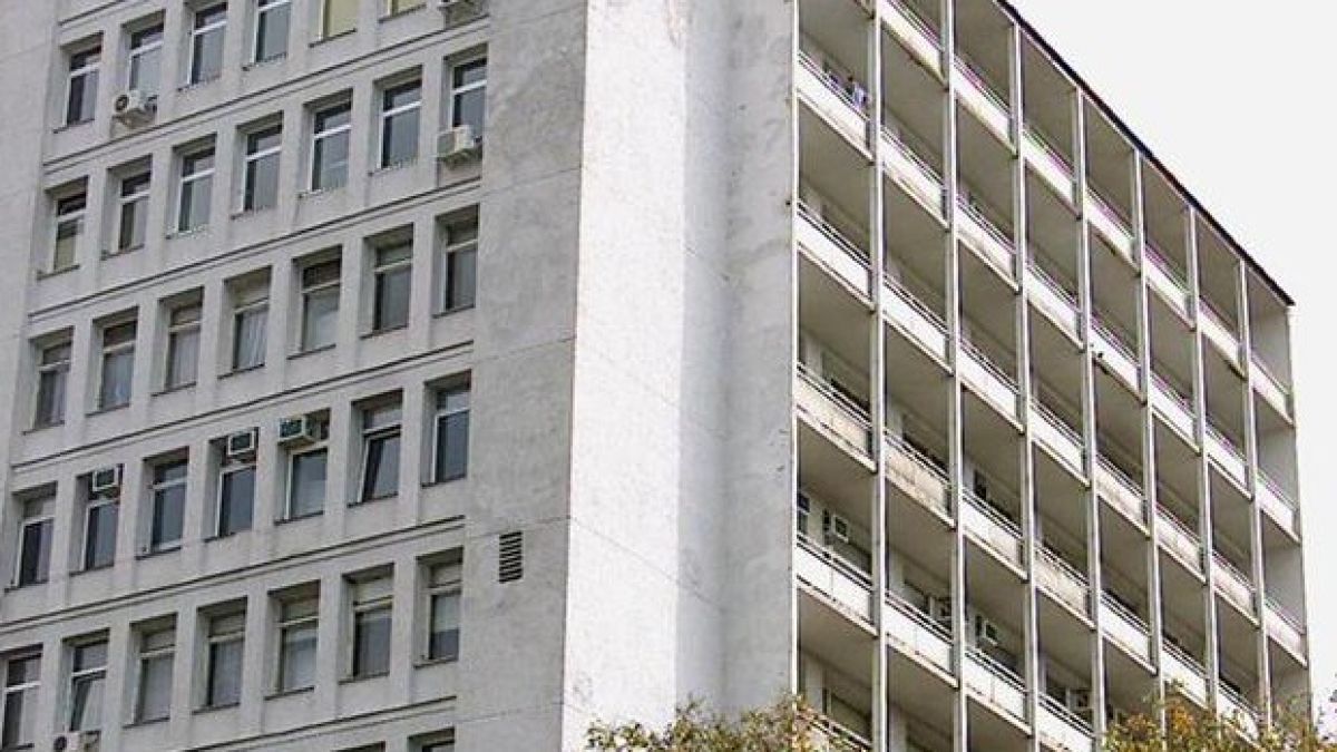 Момче с размазана ръка и момиче с опасност за живота са приети в „Пирогов”