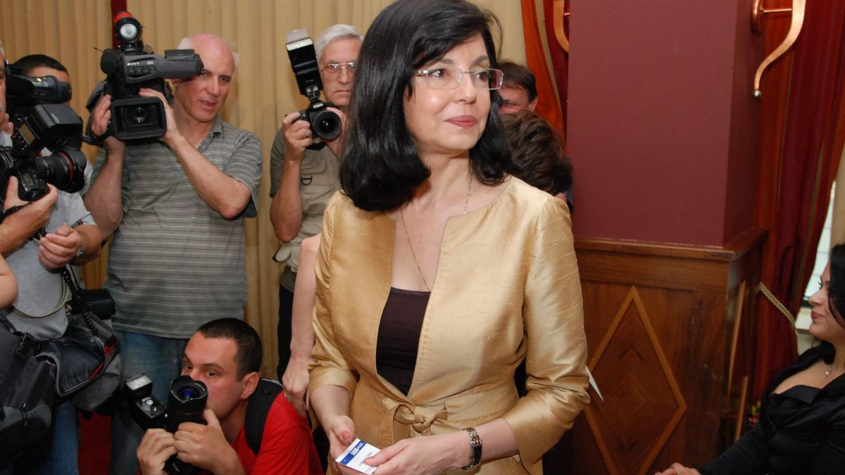 Меглена Кунева, независим