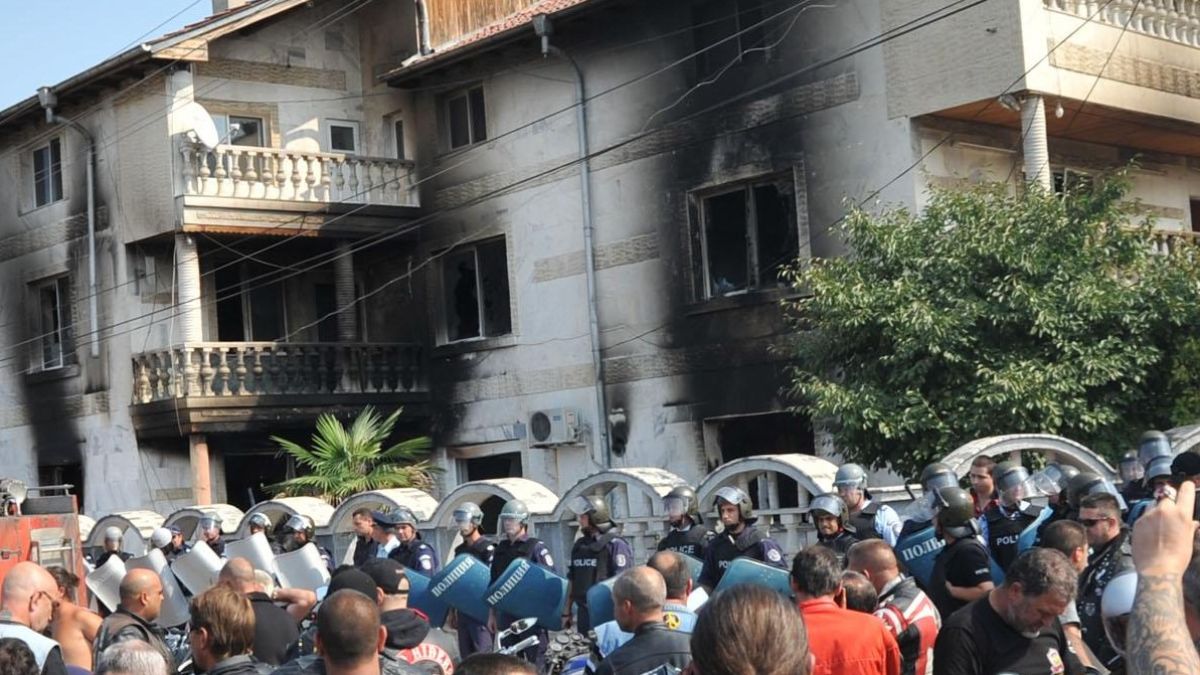 Съдът решава дали Цар Киро да остане в ареста 