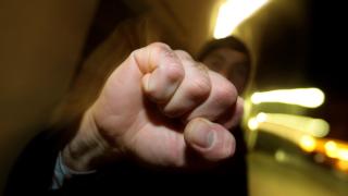 Баща преби училищен директор, глобиха го 3000 евро